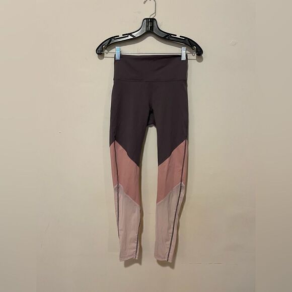 Bundle Of Leggings Fabletics, Gym Shark - Picture 2 of 16